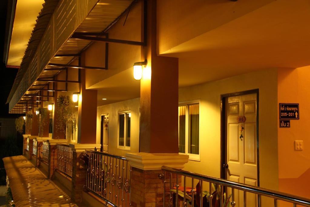 Nan Thara Place Экстерьер фото