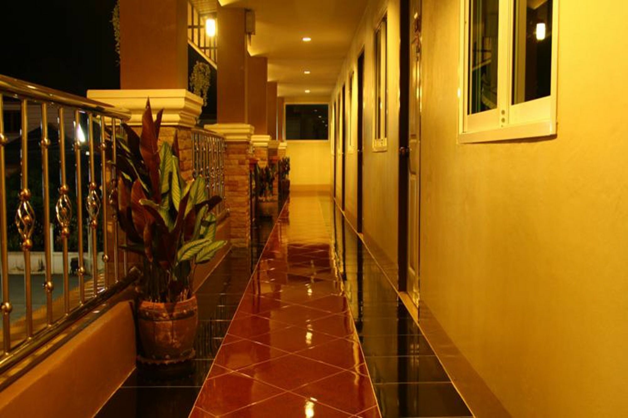 Nan Thara Place Экстерьер фото