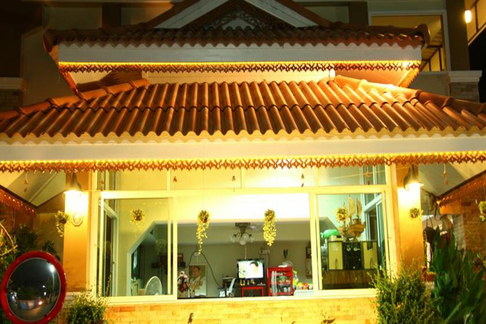 Nan Thara Place Экстерьер фото