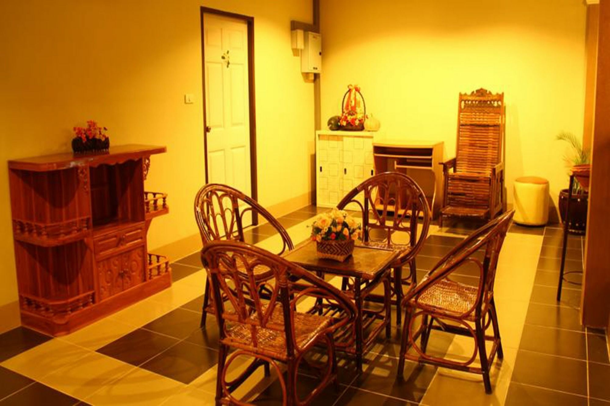 Nan Thara Place Экстерьер фото